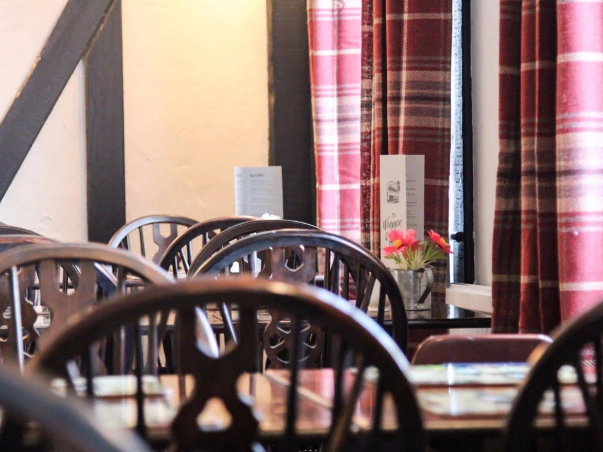 The Waggon And Horses Hotel Great Yeldham Buitenkant foto